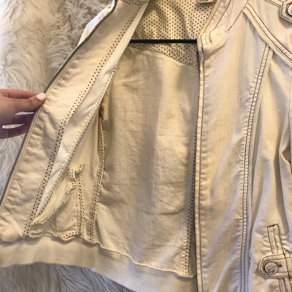 Cream Jacket - Picture 3 of 4
